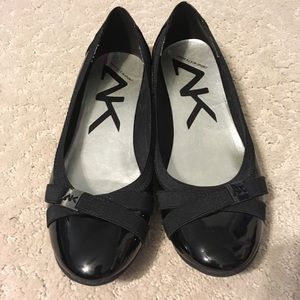 Anne Klein patent leather black flats